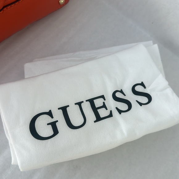 New GUESS Zaina woven shoulder bag - Picture 7 of 12